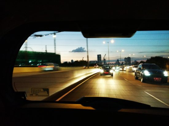 回忆是后镜里的公路